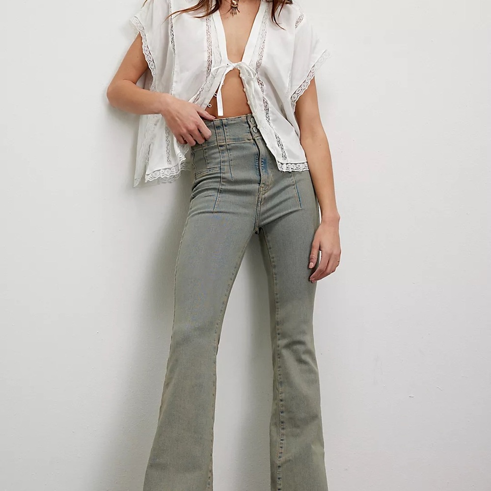 We The Free Jayde‎ Flare Jeans Women’s Size 27